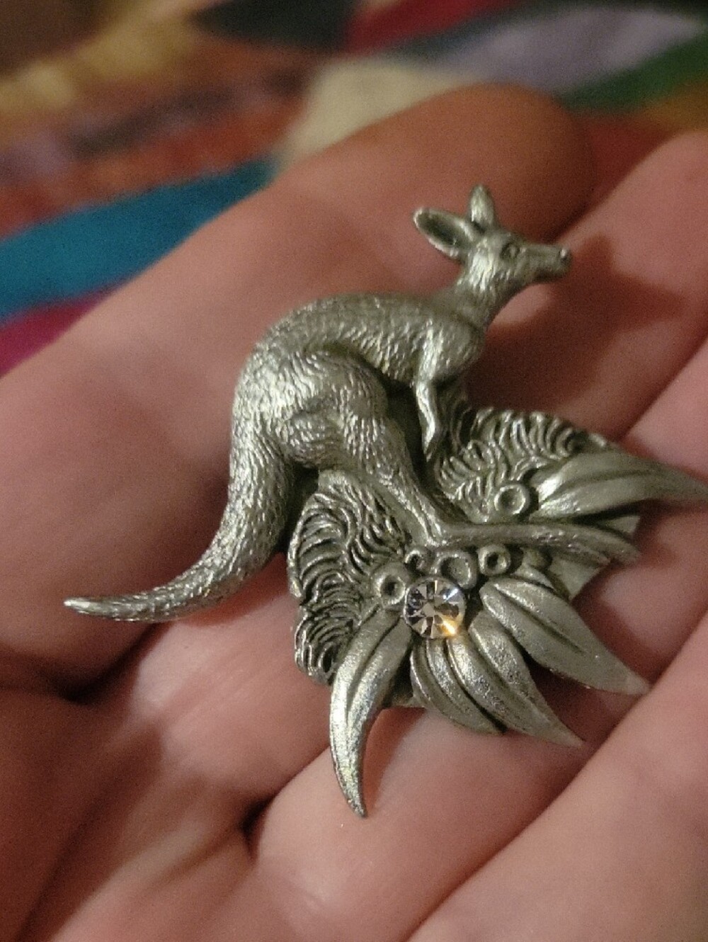 Silver Tone Kangaroo Brooch Pin - Picture 3 of 3